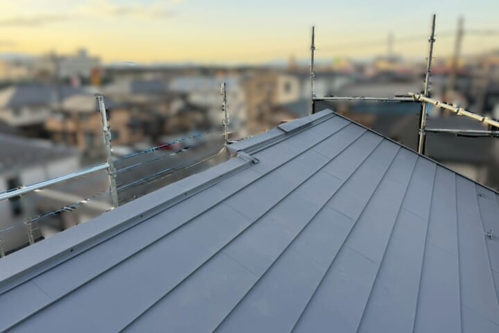 屋根の重ね葺き（カバー工法）工事（写真8）